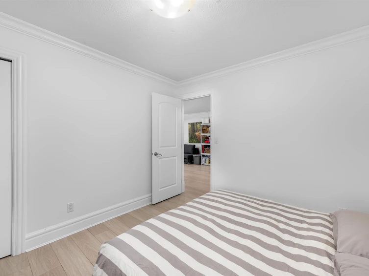 188 N Howard Avenue, Burnaby, BC, V5B 1J5 - 12