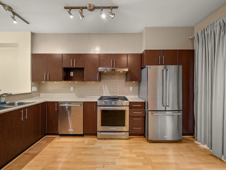 55-15152 62a Avenue, Surrey, BC, V3S 1V1 - 2