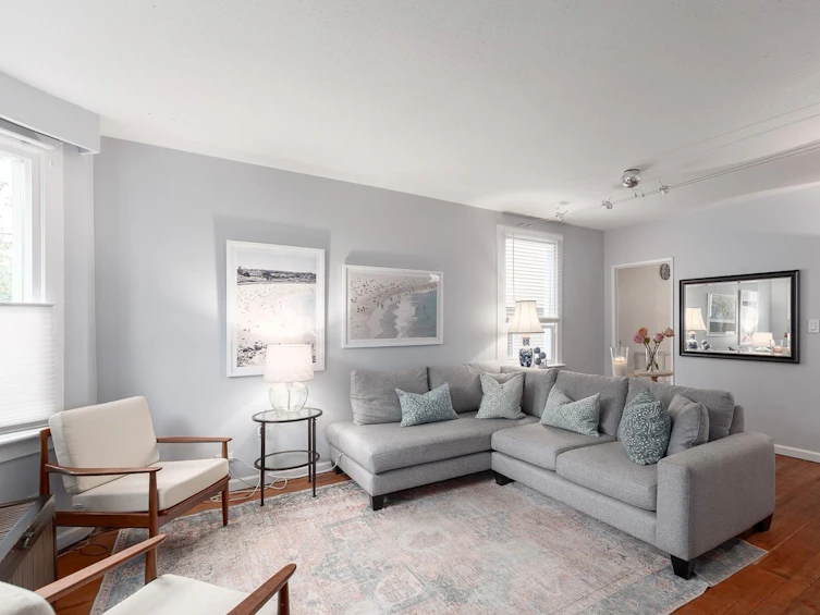 1113 East Pender Street, Vancouver, BC, V6A 1W6 - 2
