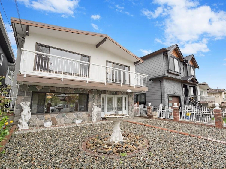 3583 Walker Street, Vancouver, BC, V5N 5A9 - 4
