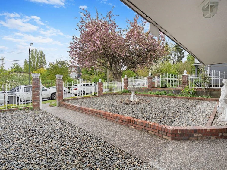 3583 Walker Street, Vancouver, BC, V5N 5A9 - 5