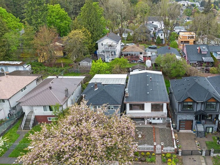 3583 Walker Street, Vancouver, BC, V5N 5A9 - 7