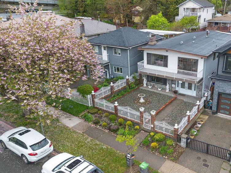 3583 Walker Street, Vancouver, BC, V5N 5A9 - 8