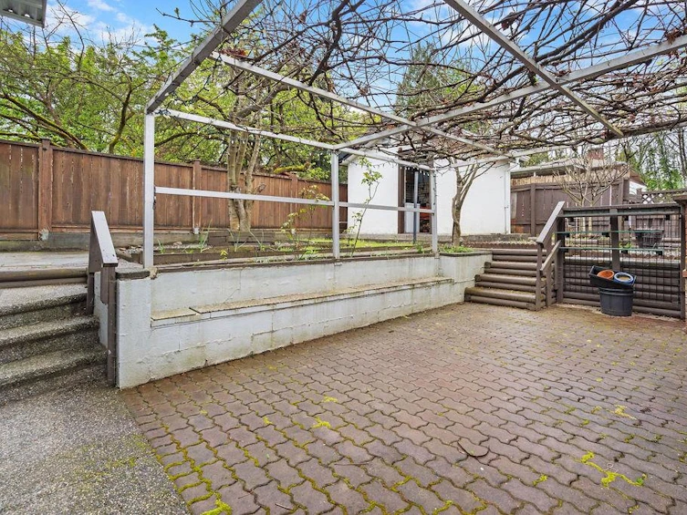 3583 Walker Street, Vancouver, BC, V5N 5A9 - 10
