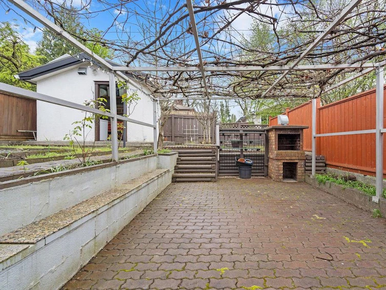 3583 Walker Street, Vancouver, BC, V5N 5A9 - 13