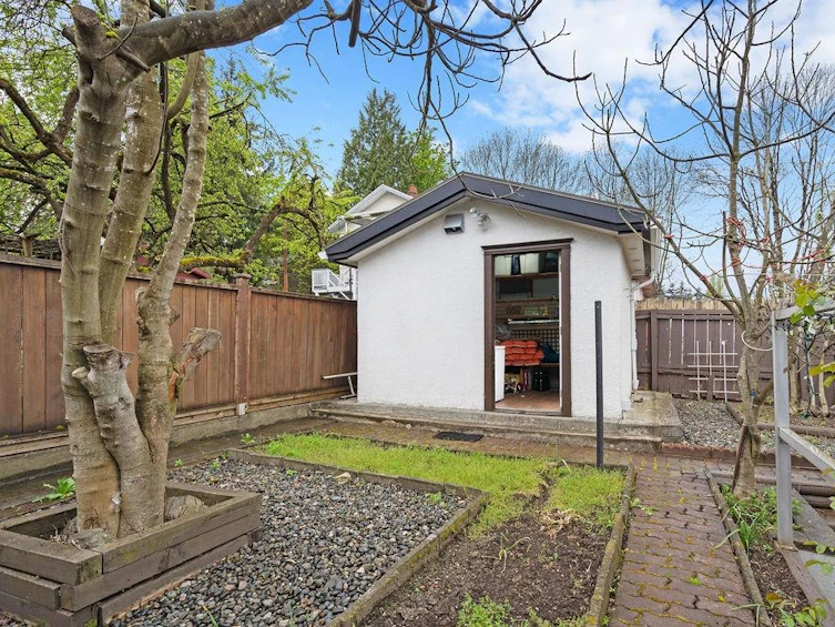 3583 Walker Street, Vancouver, BC, V5N 5A9 - 14