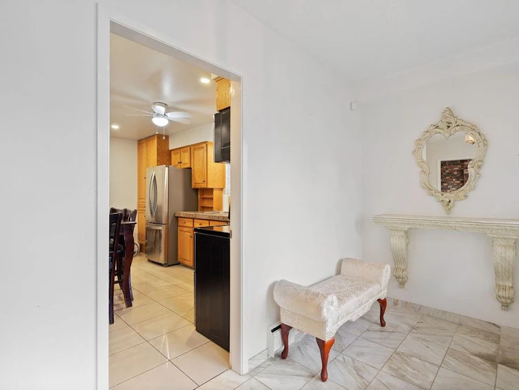 3583 Walker Street, Vancouver, BC, V5N 5A9 - 16