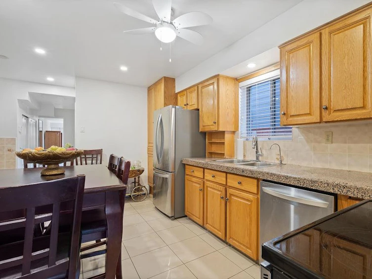3583 Walker Street, Vancouver, BC, V5N 5A9 - 27