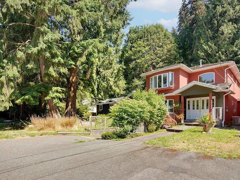 1502 Riverside Drive, North Vancouver BC V7H 1V5