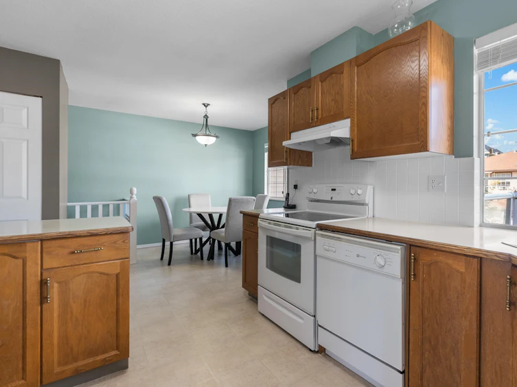 10-32659 George Ferguson, Abbotsford, BC, V2T 4E4 - 10