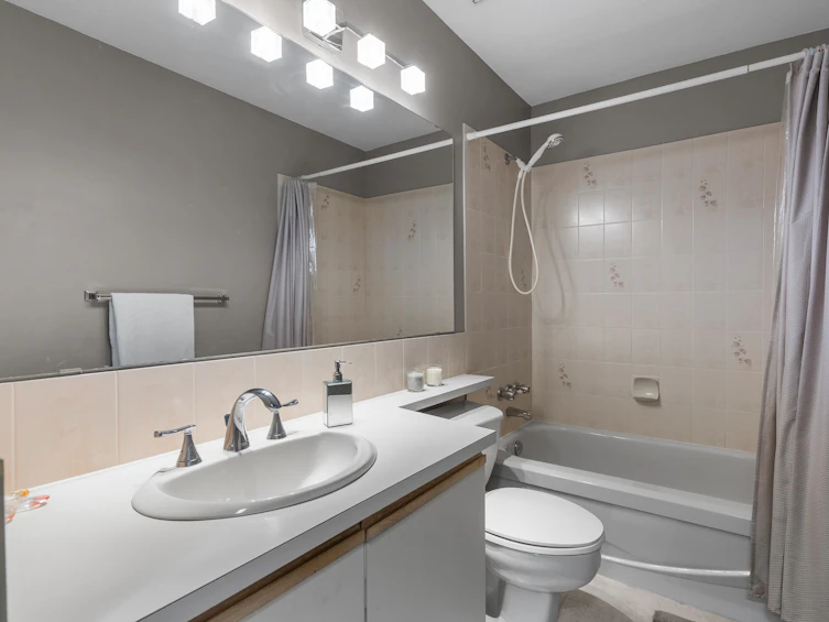 10-32659 George Ferguson, Abbotsford, BC, V2T 4E4 - 13