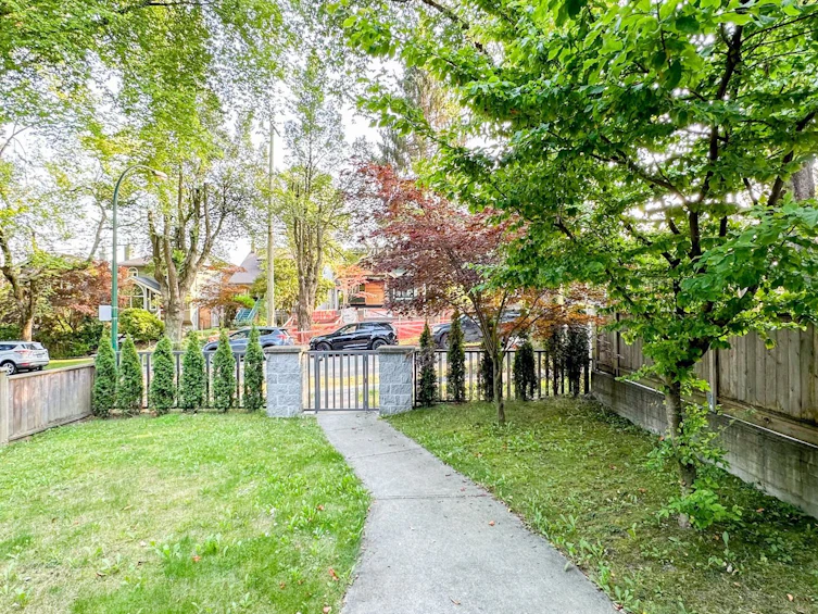 975 W 23rd Avenue, Vancouver, BC, V5Z 2B2 - 2