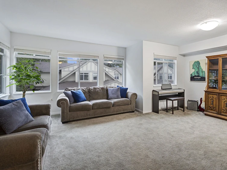 42-10238 155a, Surrey, BC, V3R 0V8 - 2
