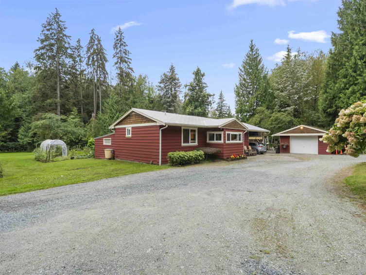 27076 112 Avenue, Maple Ridge, BC, V2W 1P8 - 2