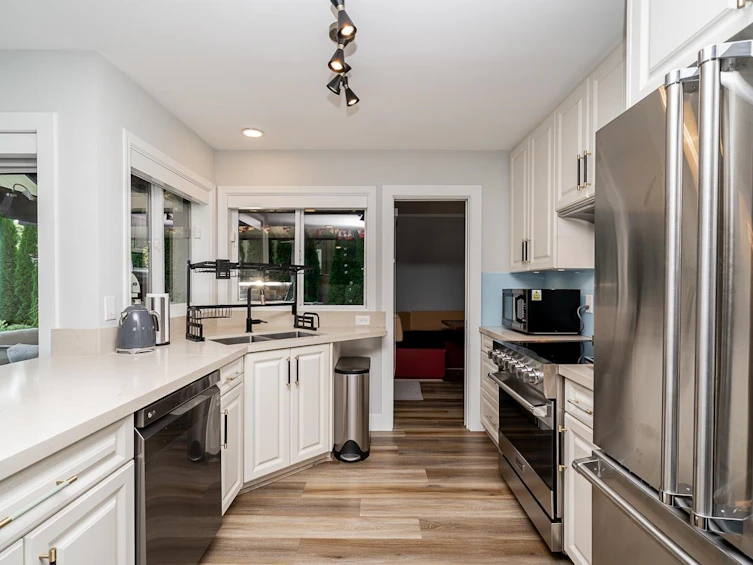 3688 W 49th Avenue, Vancouver, BC, V6N 3T8 - 11