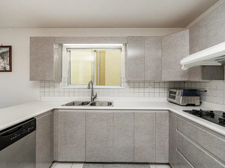 2133 W 49th Avenue, Vancouver, BC, V6M 2T5 - 7