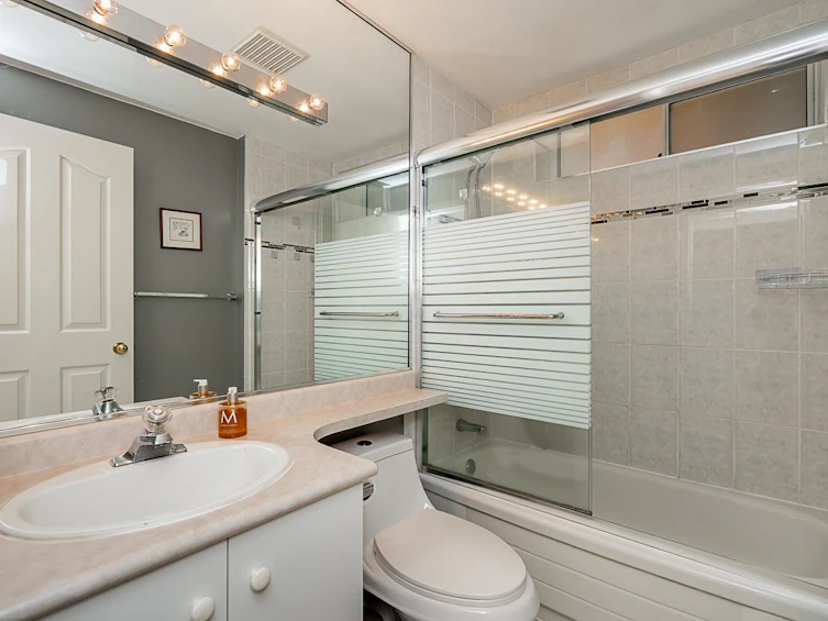 2133 W 49th Avenue, Vancouver, BC, V6M 2T5 - 28