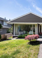 935 Melbourne Avenue
