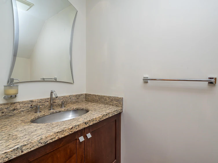 307-7 Rialto Court, New Westminster, BC, V3M 7A8 - 15