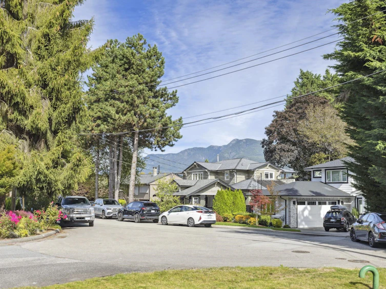 2273 Hazellynn Place, North Vancouver, BC, V7J 2R9 - 32