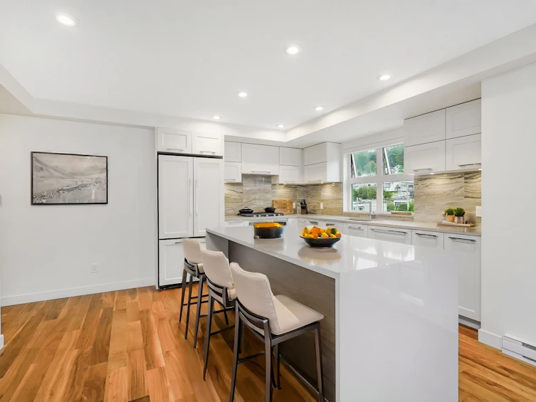 405-1160 Oxford Street, Surrey, BC, V4B 0B3