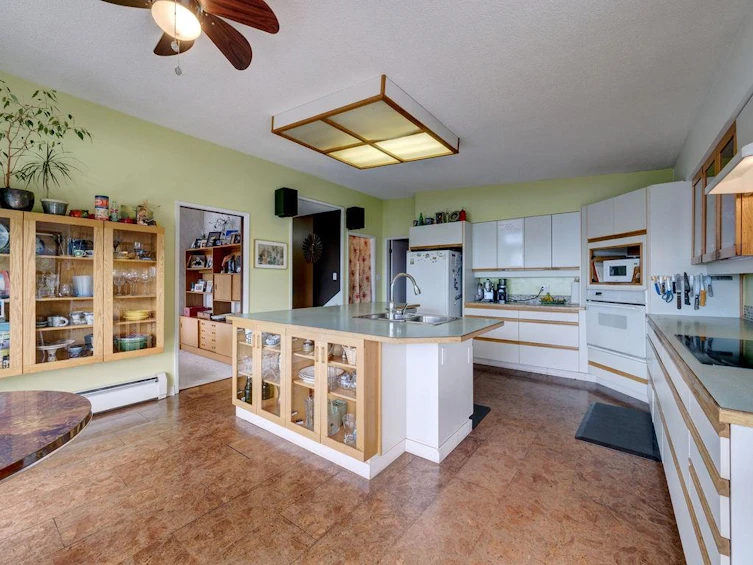 5158 Chapman Road, Sechelt, BC, V7Z 0B7 - 11