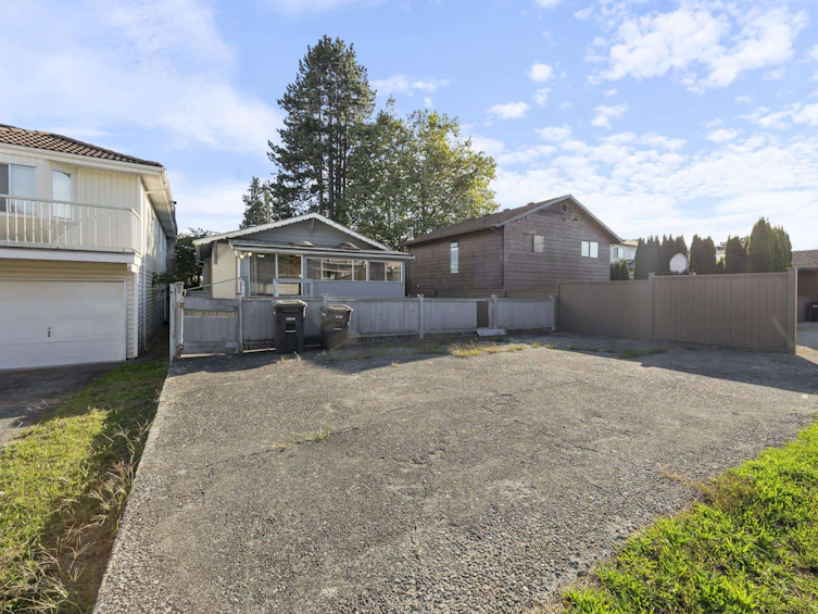 5555 Clinton Street, Burnaby, BC, V5J 2L9 - 38