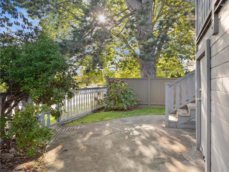 5555 Clinton Street, Burnaby, BC, V5J 2L9 - 4