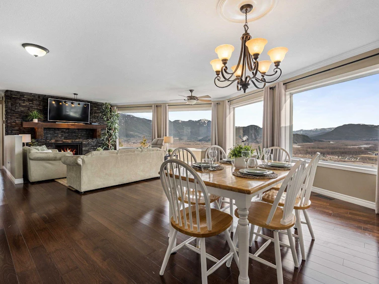 8519 Grand View Drive, Chilliwack, BC, V2R 4A2 - 2