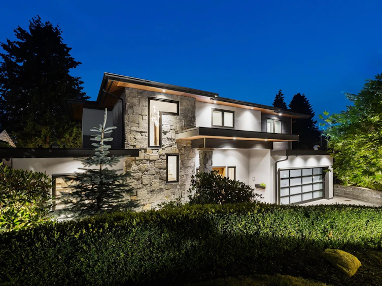 741 Winona Avenue, North Vancouver, BC, V7R 2B2 - 2