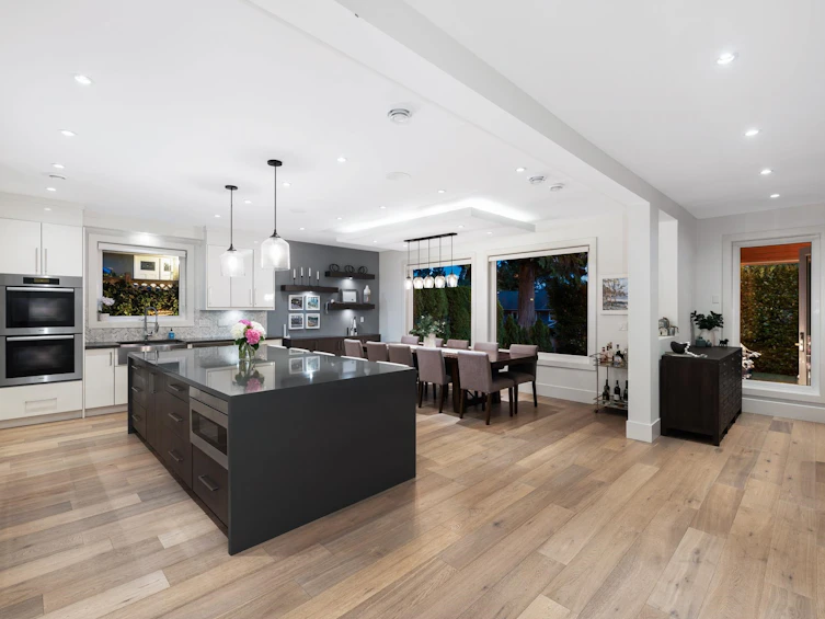 741 Winona Avenue, North Vancouver, BC, V7R 2B2 - 7