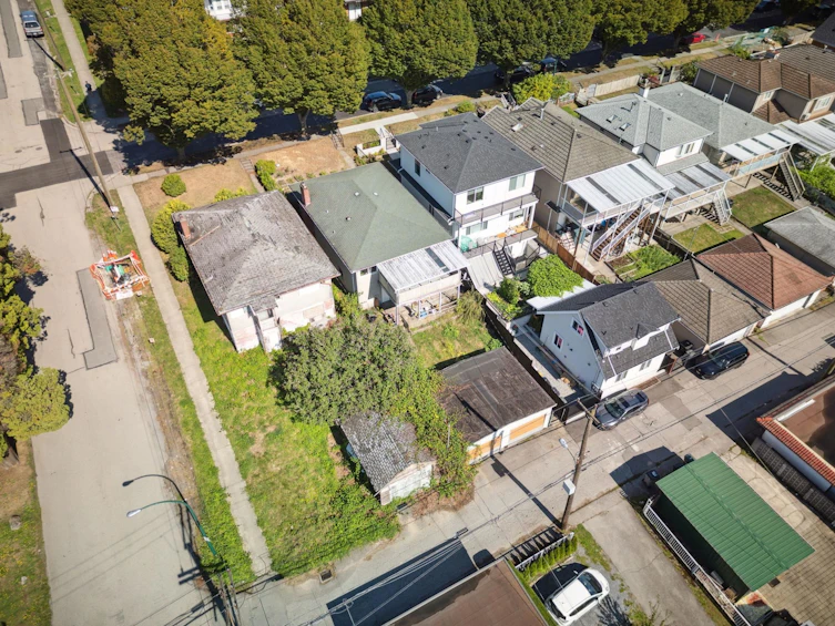 3110 E 8th Avenue, Vancouver, BC, V5M 1X6 - 8