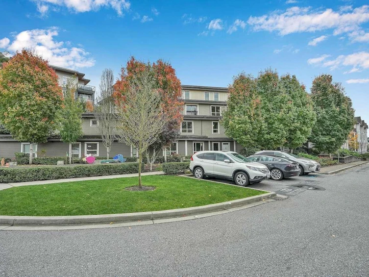 410-13897 Fraser Highway, Surrey, BC, V3T 0G8 - 13