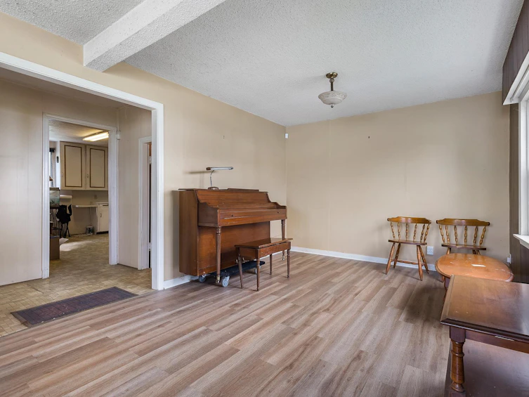 8861 School Street, Chilliwack, BC, V2P 4L5 - 12