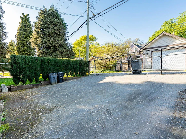 1381 E 11th Avenue, Vancouver, BC, V5N 1Y6 - 34