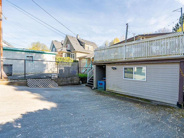 1381 E 11th Avenue, Vancouver, BC, V5N 1Y6 - 35