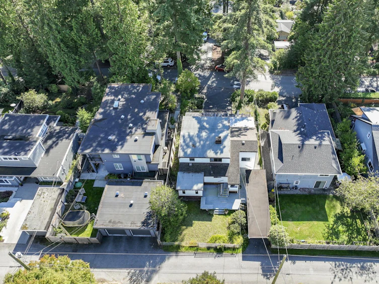 1026 West Keith Road, North Vancouver, BC, V7P 3C6 - 36