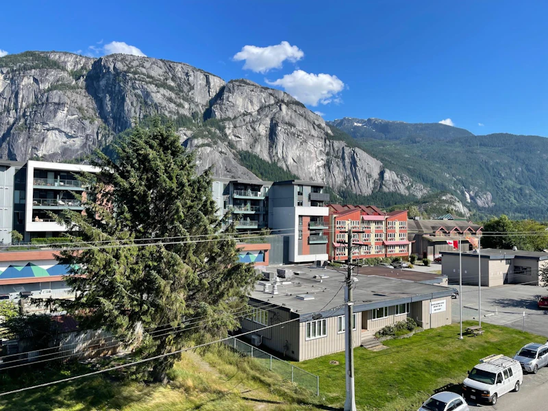 405 - 1336 Main Street, Squamish BC V8B 0R2