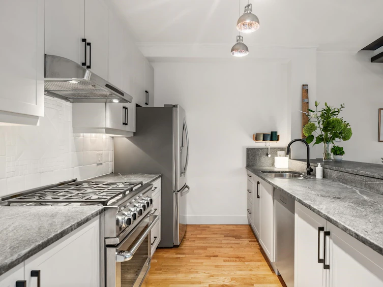 1813 Macdonald Street, Vancouver, BC, V6K 3X7 - 16