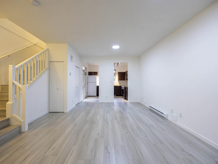 7353 Macpherson Avenue, Burnaby, BC, V5J 0B2 - 3