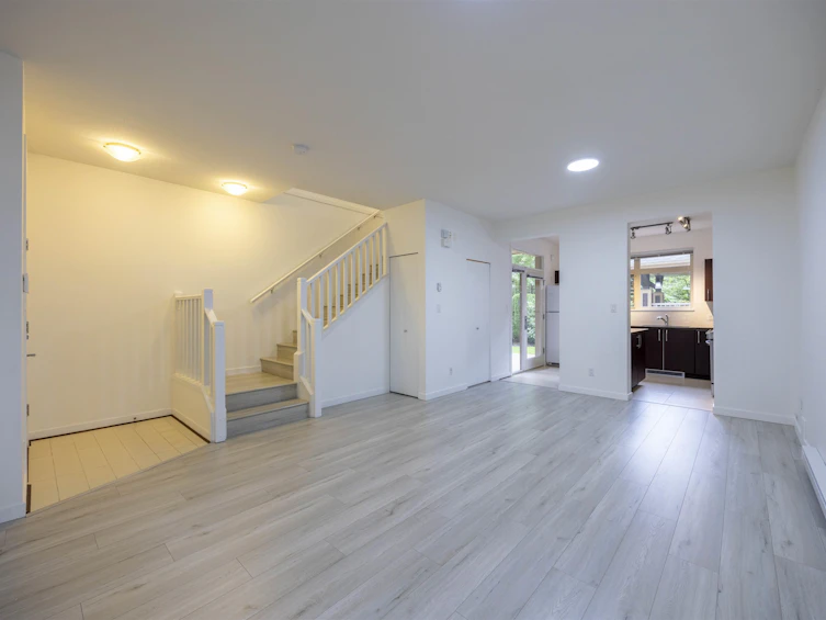 7353 Macpherson Avenue, Burnaby, BC, V5J 0B2 - 4