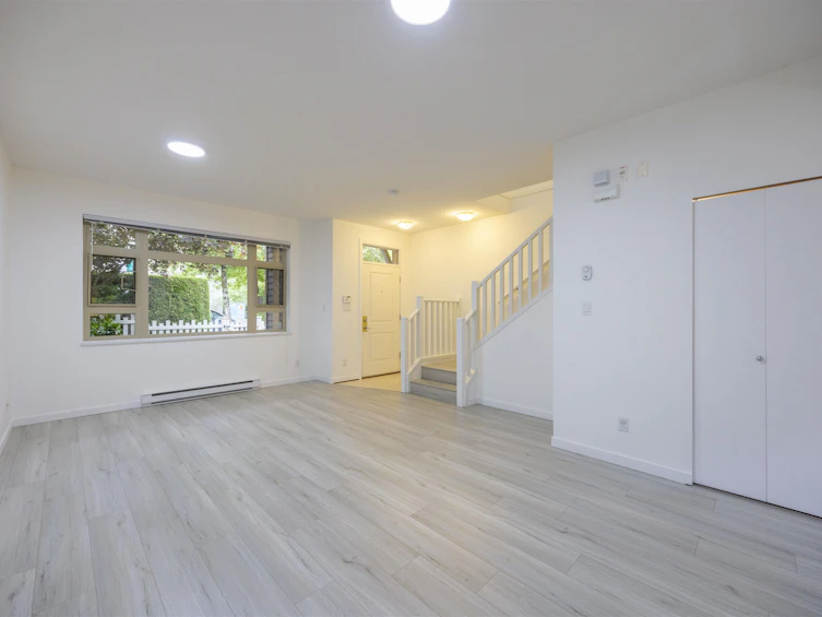 7353 Macpherson Avenue, Burnaby, BC, V5J 0B2 - 6