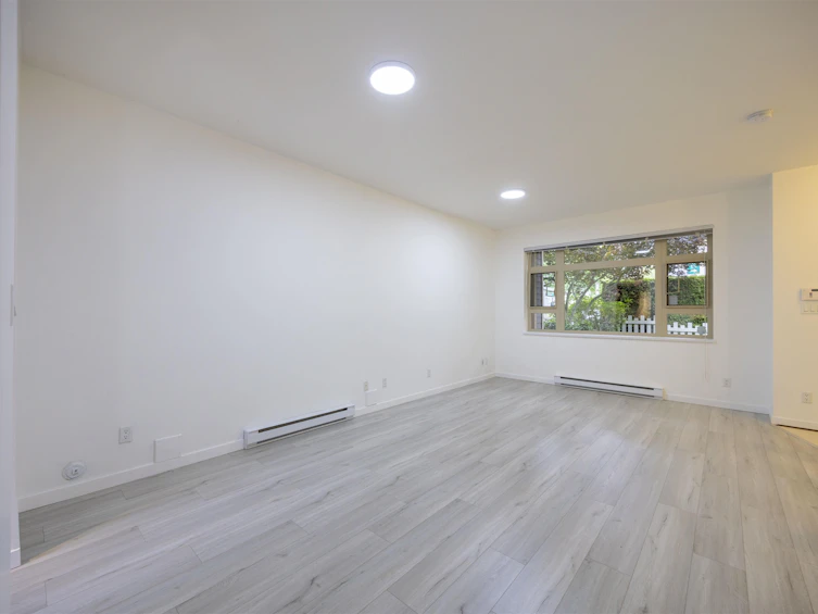 7353 Macpherson Avenue, Burnaby, BC, V5J 0B2 - 8