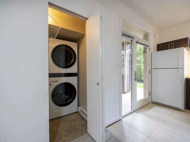 7353 Macpherson Avenue, Burnaby, BC, V5J 0B2 - 14