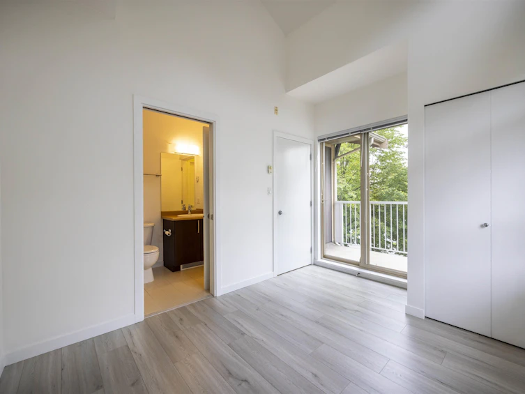 7353 Macpherson Avenue, Burnaby, BC, V5J 0B2 - 23