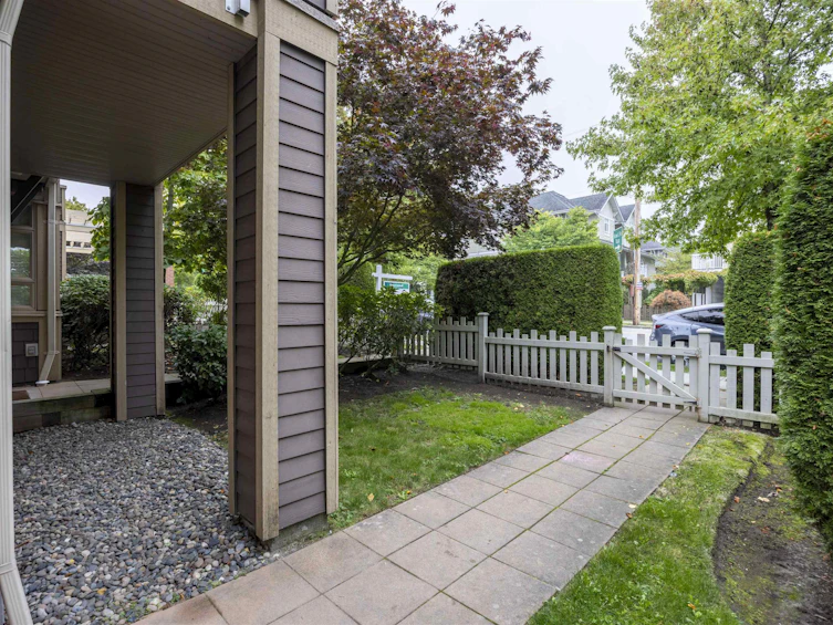 7353 Macpherson Avenue, Burnaby, BC, V5J 0B2 - 27
