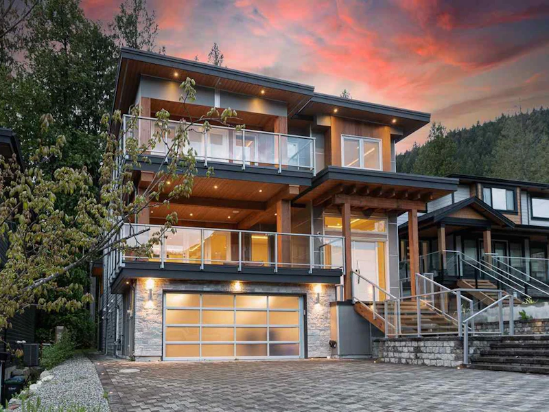 3315 Descartes Place, Squamish BC V8B 0H4