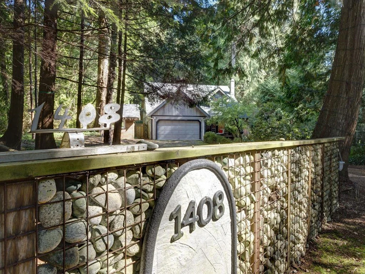 1408 Park Avenue, Roberts Creek, BC, V0N 2W2