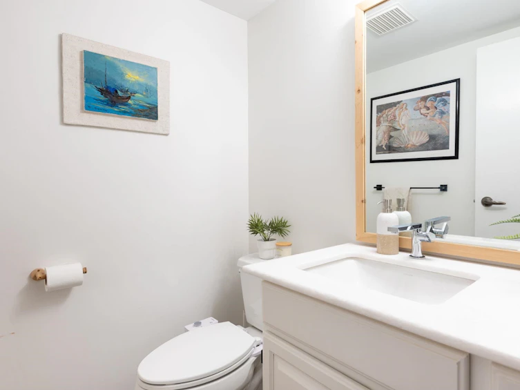 208-1385 Draycott Road, North Vancouver, BC, V7J 3K9 - 17