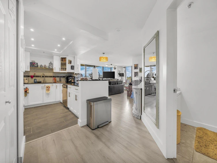 907-10899 University Drive, Surrey, BC, V3T 5V2 - 15